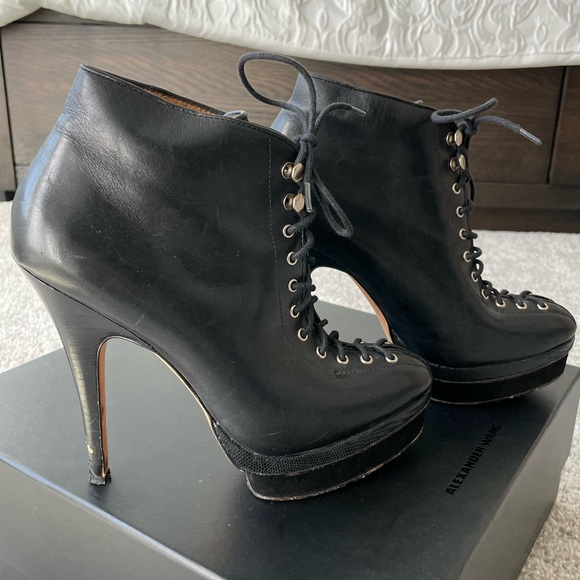Ann Taylor Aixa Lace Up Leather Platform Booties Size 7 - Picture 5 of 10